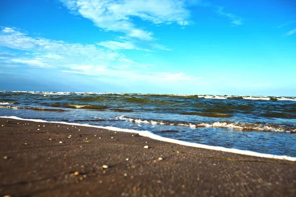 Mavi gök, güneş ve deniz — Stok fotoğraf