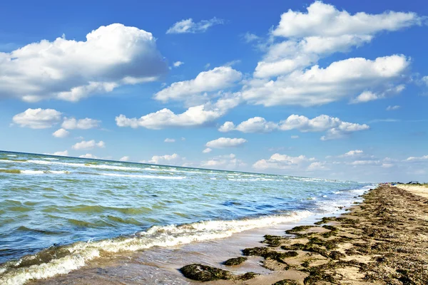 Ciel bleu, soleil et mer — Photo