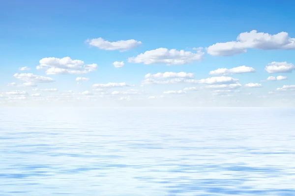青空、太陽と海 — ストック写真