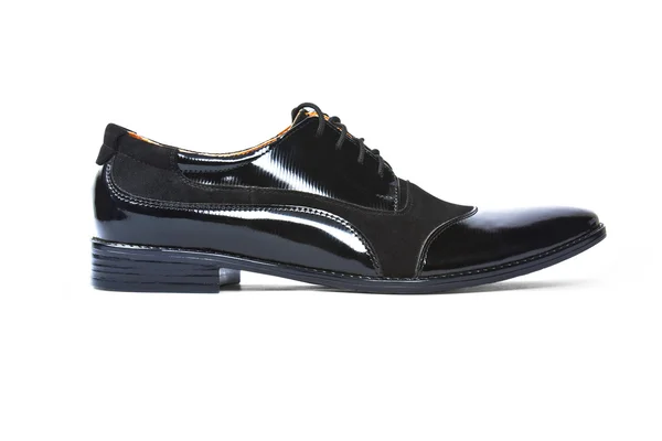 Sapatos pretos isolados no fundo branco — Fotografia de Stock