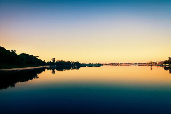 Picturesque forest and the river — Stock Photo, Image