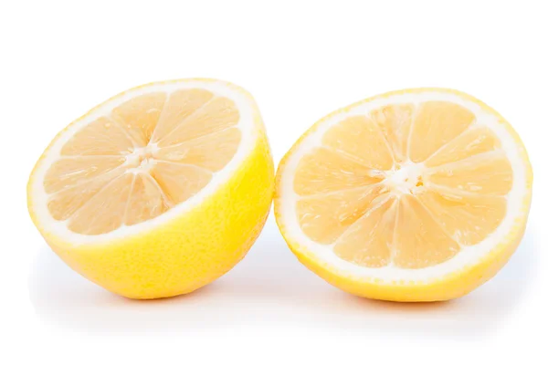 Citroner isolerade på vit bakgrund — Stockfoto