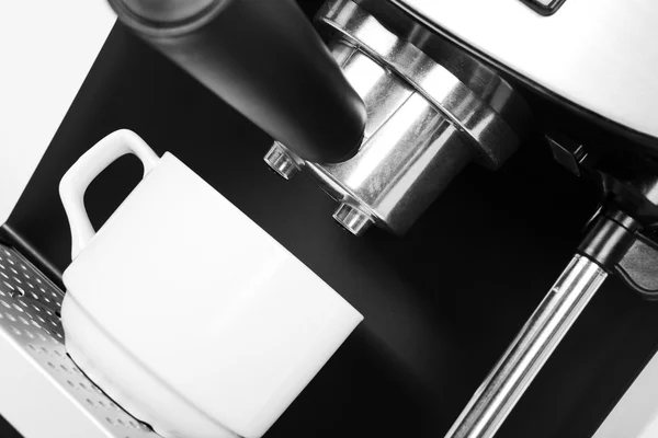 Geïsoleerde koffie maker op een witte achtergrond — Stockfoto