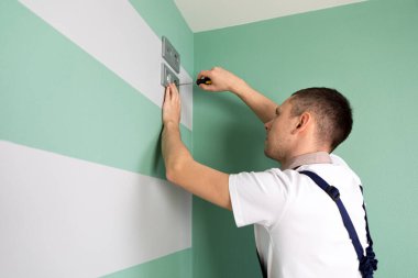 Yeni geçerli yuva tornavida ile yükleme elektrikçi