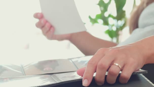 Woman Looking Old Photo Album Home Woman Recalls — Video Stock