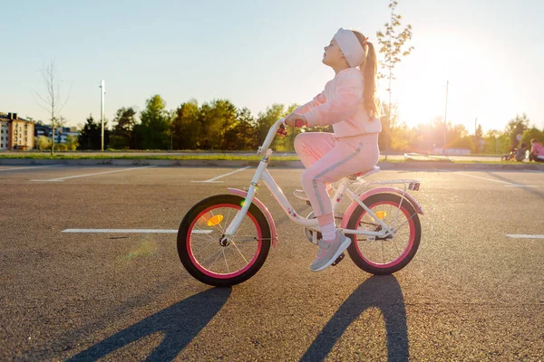 Little Girl Bicycle Summer Park Cycling Outdoors — Foto de Stock