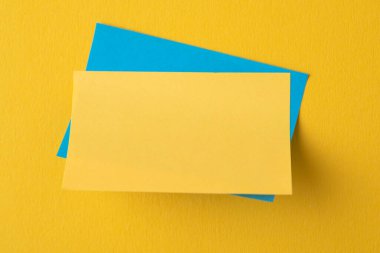 kağıt arkaplan Ukrayna bayrak renkleri ile. 