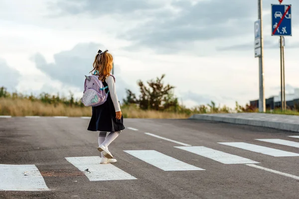 Schoolgirl Crosses Road Pedestrian Crossing — Stok fotoğraf