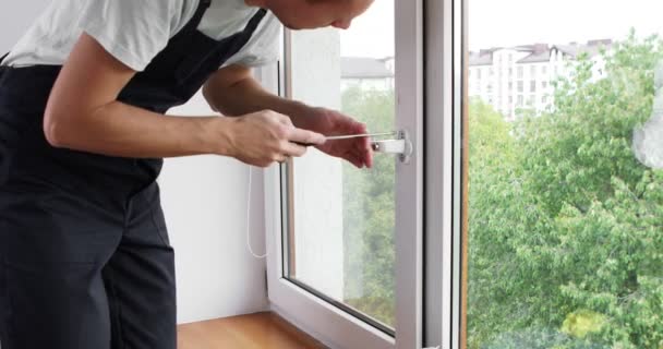 Worker Installing Checking Window House High Quality Footage — Stock Video
