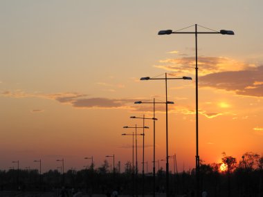 Aydınlatma direkleri