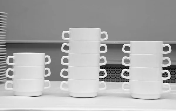 Zuivere witte servies — Stockfoto