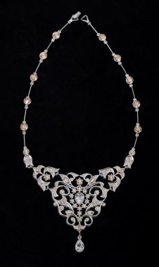 swarovski kristalleri ile kolye