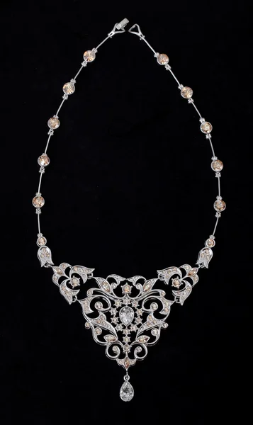 Halskette mit Swarovski-Kristallen — Stockfoto