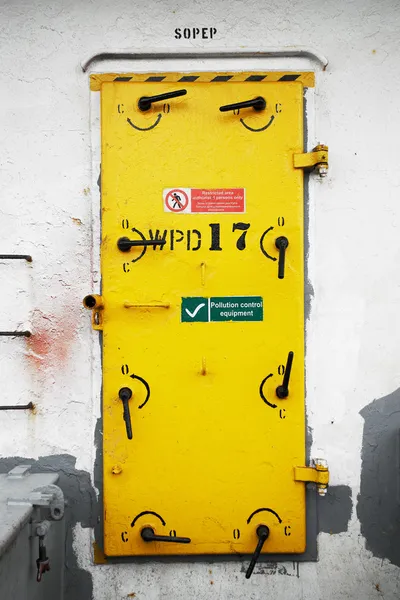 Ship's Watertight Door — Stock Photo, Image