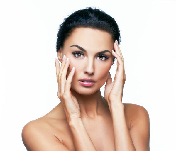 Красивый портрет европейской молодой женщины
