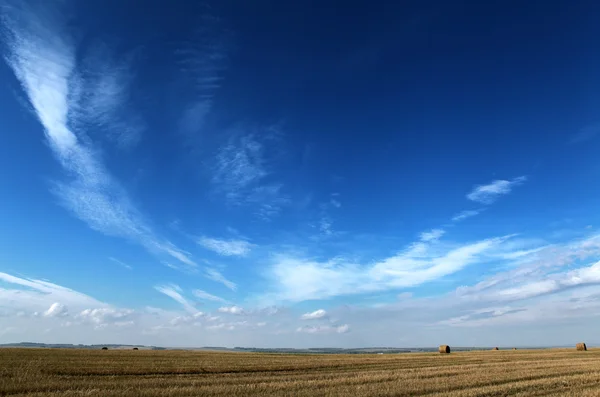 Tmavě modrá obloha — Stock fotografie