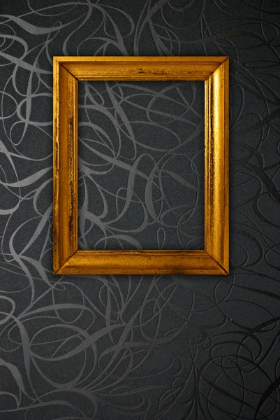 黒のビンテージ壁紙の背景にゴールド フレーム — ストック写真