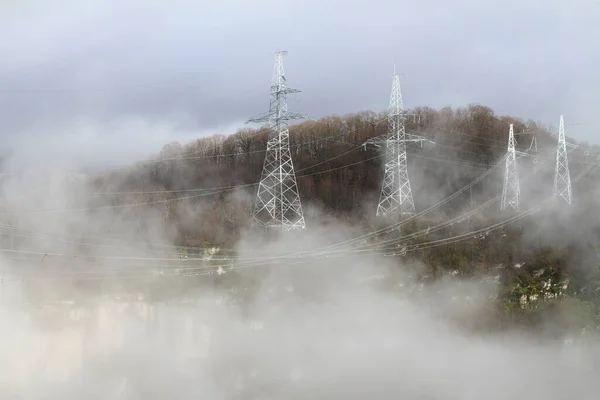 Hegyvidéki Táj Felhővel Őszi Erdővel — Stock Fotó