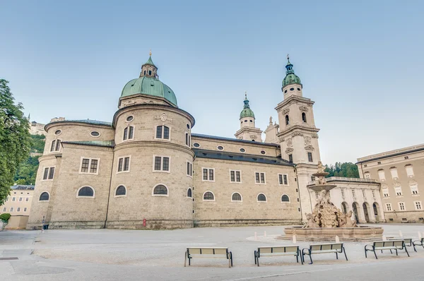 Salzburg Cathedral (Salzburger Dom) at Residenzplatz, Austria — Stock Photo, Image