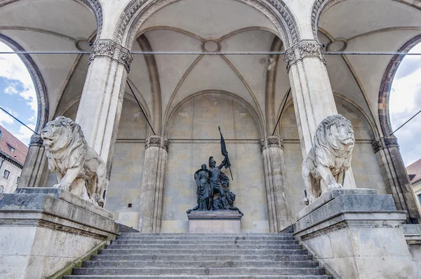 Odeonplatz localizado em Munique, Alemanha — Fotografia de Stock