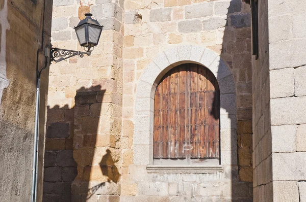 Enge straße in avila, spanien — Stockfoto