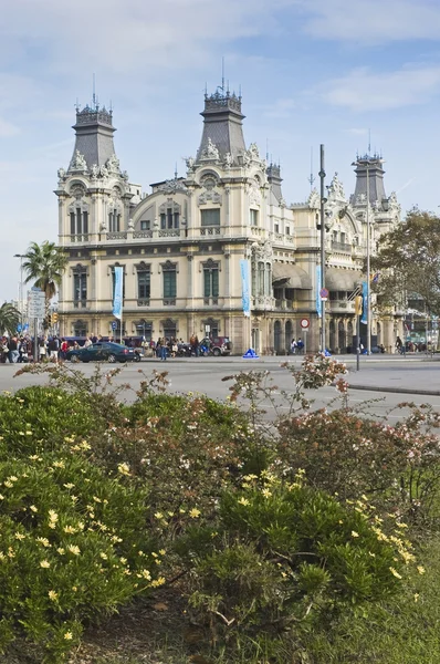 Edifício antigo da alfândega em Barcelona, Espanha — Fotografia de Stock