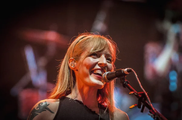 Amelie utför på "hard rock rocks la merce" konsert inom — Stockfoto