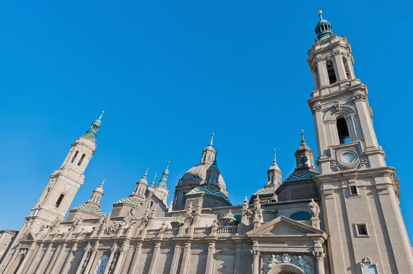 Onze Lieve Vrouwe van de pijler basiliek in zaragoza, Spanje — Stockfoto