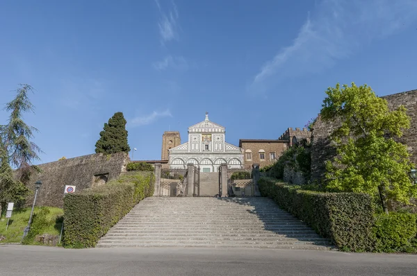 サン ・ ミニアート アル モンテ大聖堂フィレンツェ、イタリア. — ストック写真