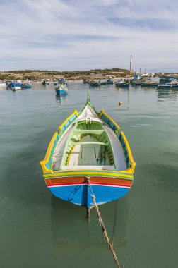kajjik tekne, malta limanında marsaxlokk.