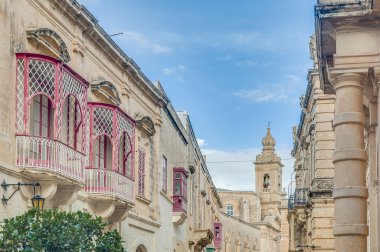 izmirli evde mdina, malta