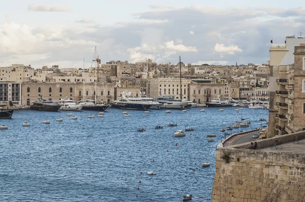 Frente marítima Vittoriosa vista de Senglea, Malta — Fotografia de Stock