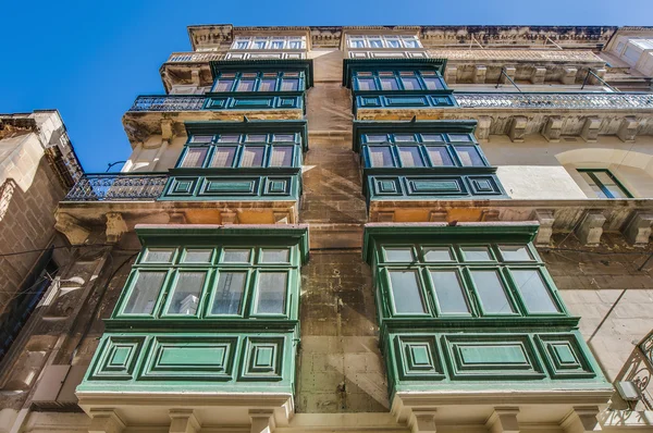 Tradiční maltský balkon ve Vallettě, malta — Stock fotografie