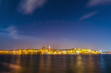 Valletta sahilinde skyline görünümü, malta