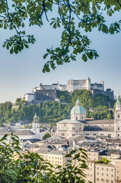 Salzburg celkový pohled od kapucínského kláštera (Kapuzinerkloster) — Stock fotografie