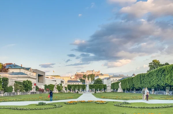 米拉贝尔花园 (mirabellgarten) 在奥地利萨尔茨堡 — 图库照片