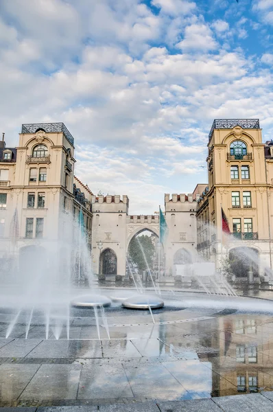 Piazza Karlsplatz situata a Monaco di Baviera, Germania — Foto Stock