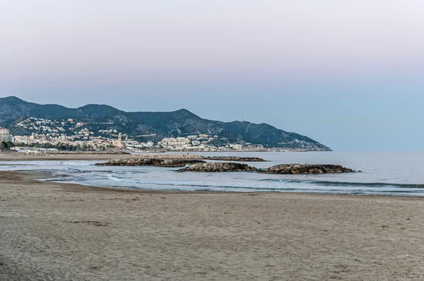 在西班牙锡切斯海滩日落 — 图库照片