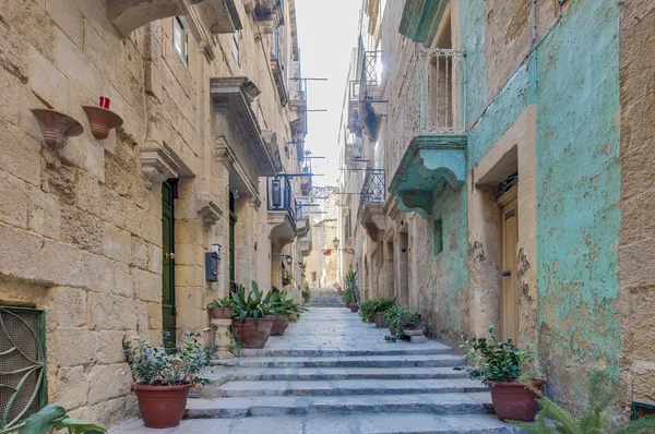 Улица Кассар в Витториосе, Мальта — стоковое фото