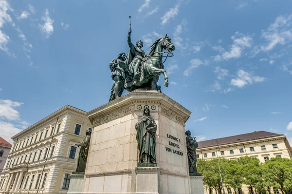 Estátua de Luís I da Baviera em Munique, Alemanha — Fotografia de Stock