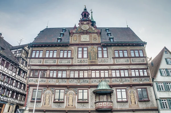 Câmara Municipal na Praça do Mercado em Tubingen, Alemanha — Fotografia de Stock