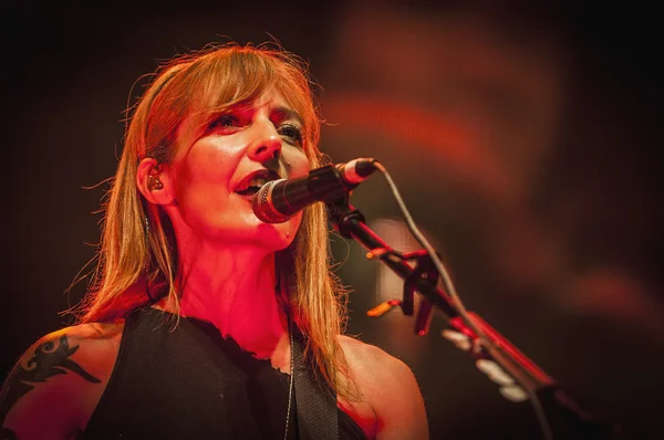 Amelie tritt beim "Hard Rock rocks la merce" -Konzert auf — Stockfoto