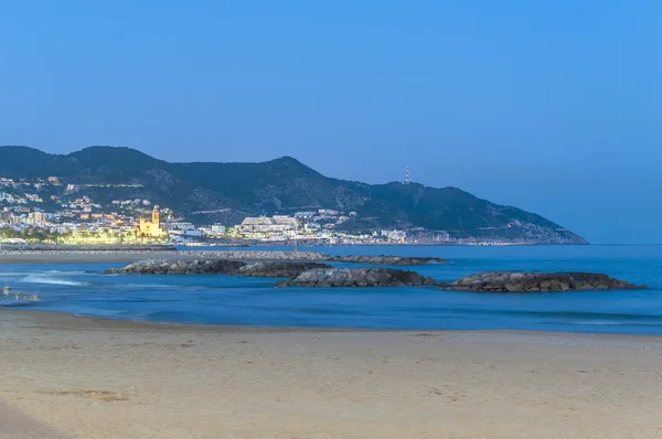 Tramonto sulla spiaggia di Sitges, Spagna — Foto Stock