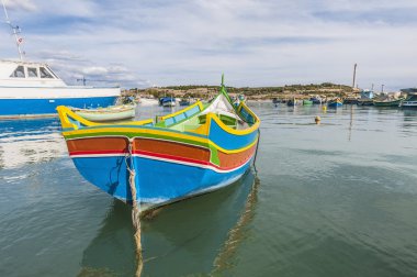 kajjik tekne, malta limanında marsaxlokk.