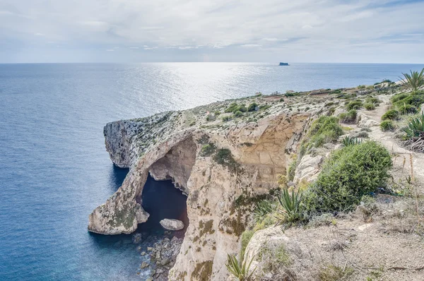 Blå grottan på södra kusten malta. — Stockfoto