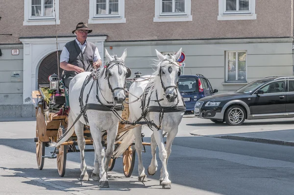 Carriage on Salzburg streets, Austria — Stock Photo, Image