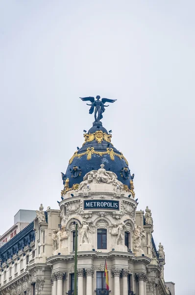 Metropool gebouw in madrid, Spanje — Stockfoto