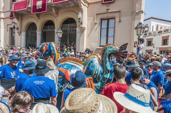 Drac figura fantástica en Festa Major en Sitges, España —  Fotos de Stock