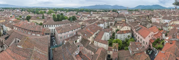 Veduta generale di Lucca in Toscana — Foto Stock