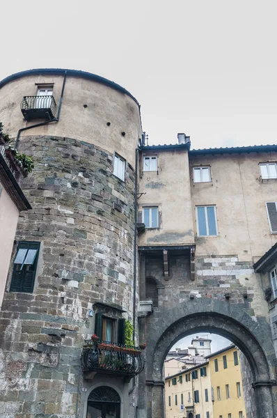 Πόρτα borgo di Porta στην lucca, Τοσκάνη, Ιταλία — Φωτογραφία Αρχείου